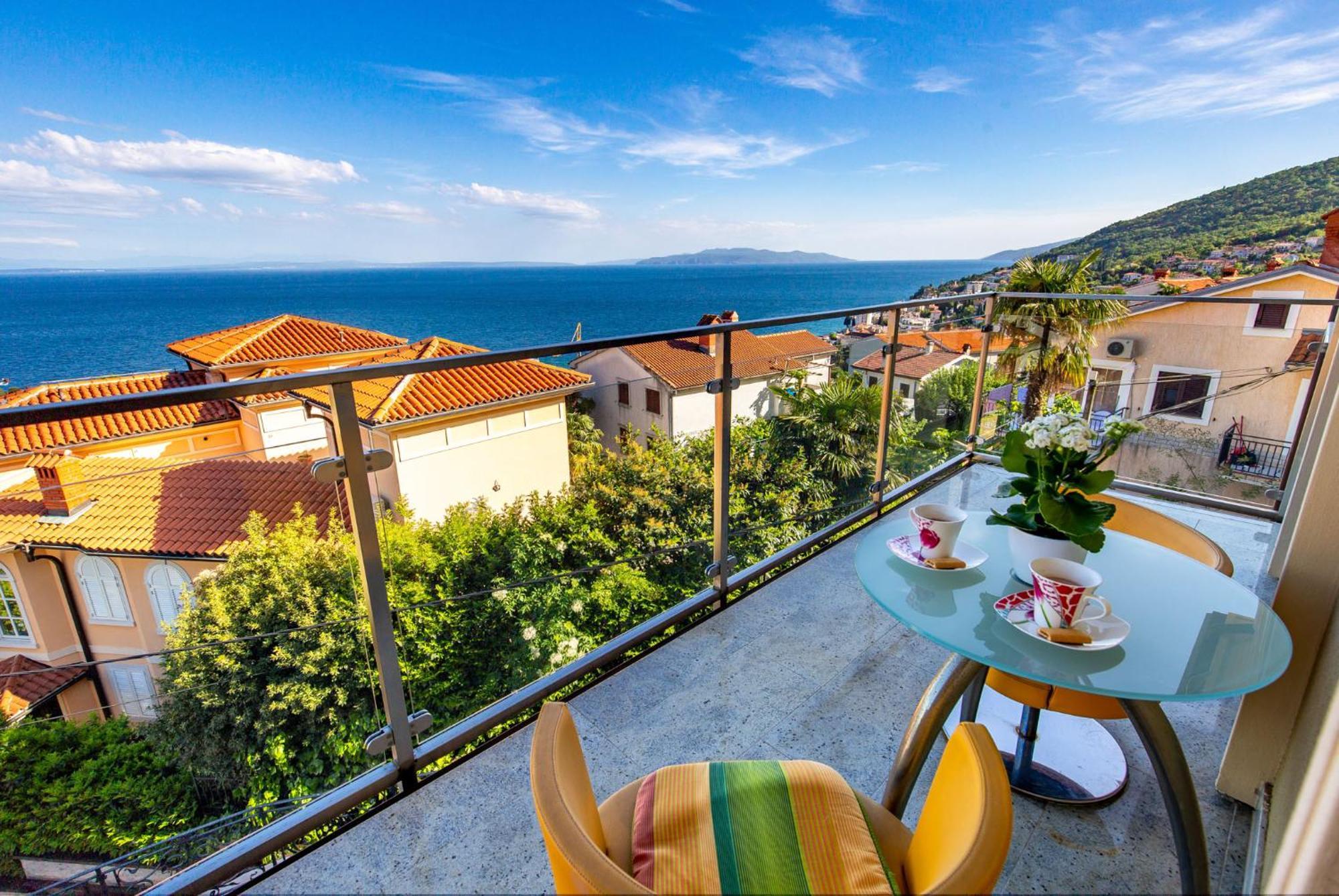 Lux Apartmani Opatija Exterior foto