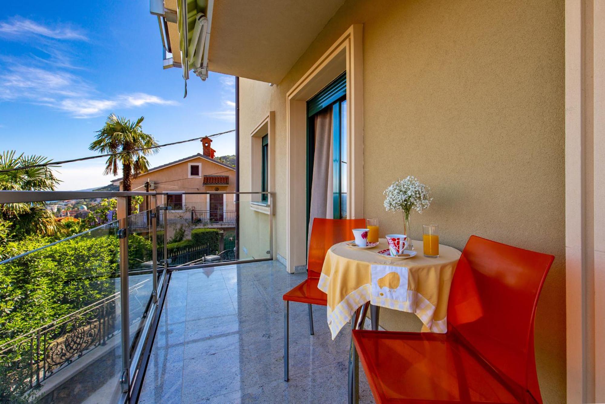 Lux Apartmani Opatija Exterior foto